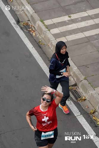 Race photo from Nu Skin Run 10K