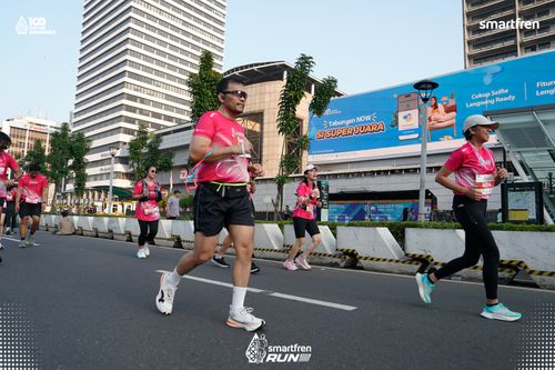 Race photo from Smartfren Run 2025 