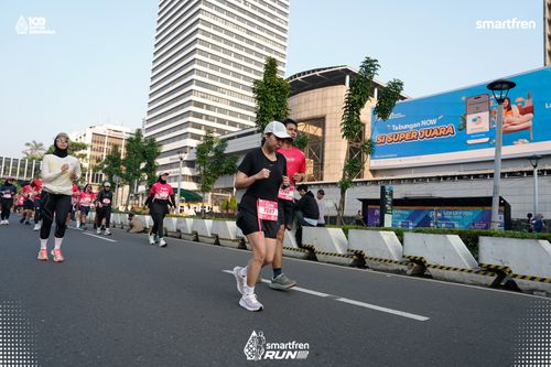 Race photo from Smartfren Run 2025 