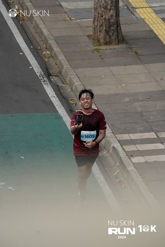Race photo from Nu Skin Run 10K