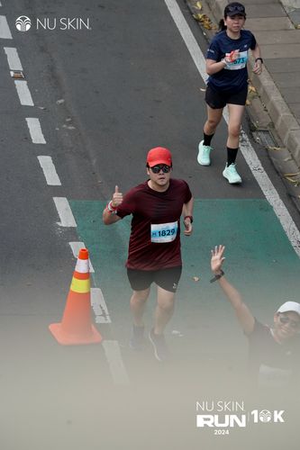 Race photo from Nu Skin Run 10K