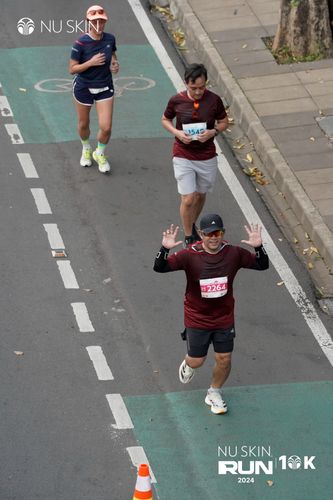Race photo from Nu Skin Run 10K