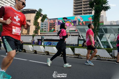 Race photo from Smartfren Run 2025 