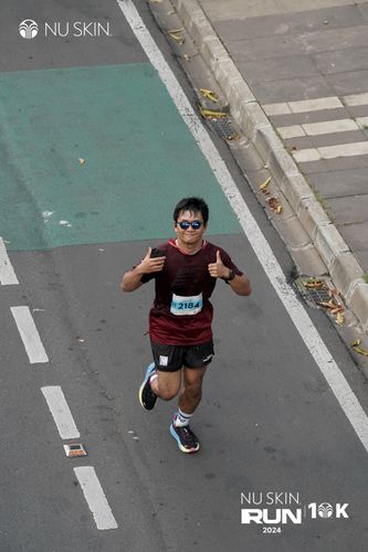 Race photo from Nu Skin Run 10K