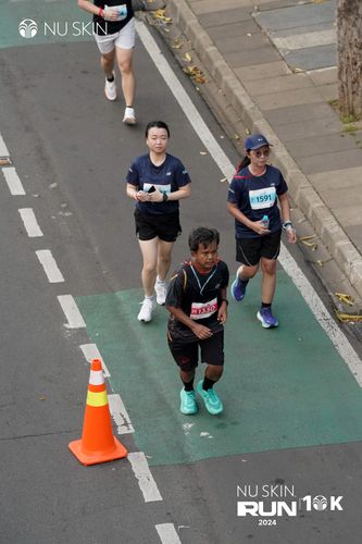 Race photo from Nu Skin Run 10K