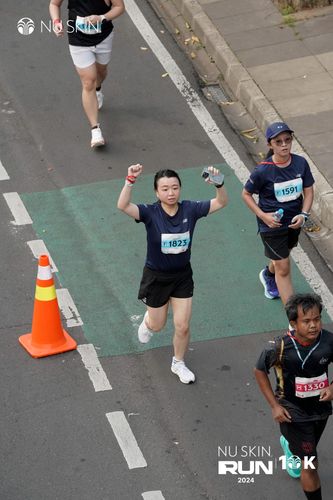 Race photo from Nu Skin Run 10K