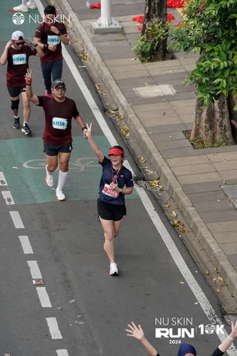 Race photo from Nu Skin Run 10K