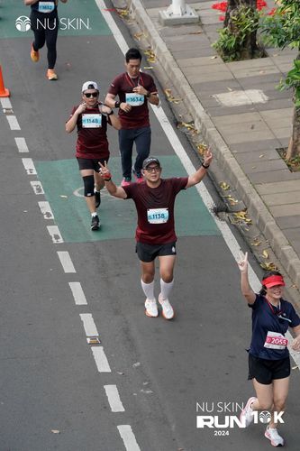 Race photo from Nu Skin Run 10K