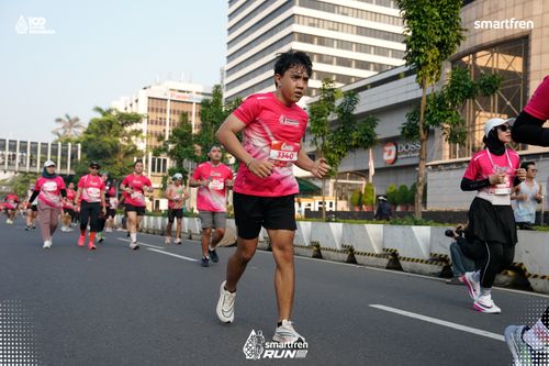 Race photo from Smartfren Run 2025 
