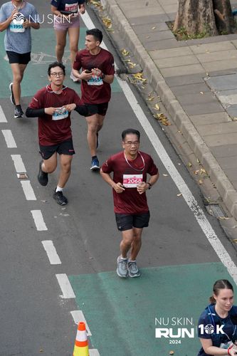 Race photo from Nu Skin Run 10K