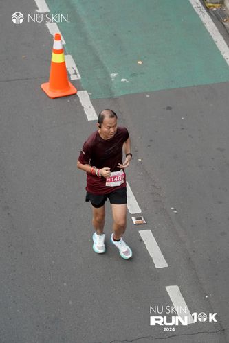 Race photo from Nu Skin Run 10K