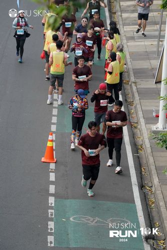 Race photo from Nu Skin Run 10K