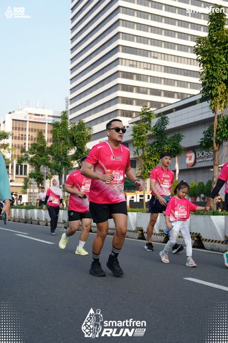 Race photo from Smartfren Run 2025 