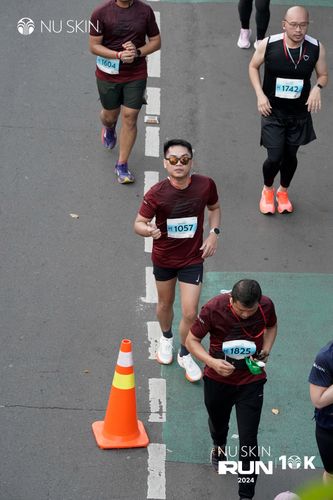 Race photo from Nu Skin Run 10K