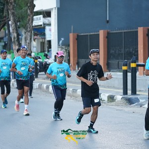 Race photo from VIBES AND STRENGTH CAMP ABR 2025