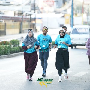 Race photo from VIBES AND STRENGTH CAMP ABR 2025