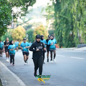 Race photo from VIBES AND STRENGTH CAMP ABR 2025