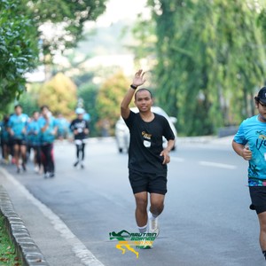 Race photo from VIBES AND STRENGTH CAMP ABR 2025