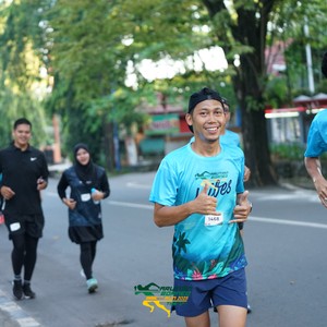 Race photo from VIBES AND STRENGTH CAMP ABR 2025