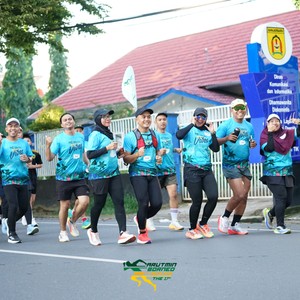 Race photo from VIBES AND STRENGTH CAMP ABR 2025