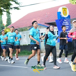 Race photo from VIBES AND STRENGTH CAMP ABR 2025