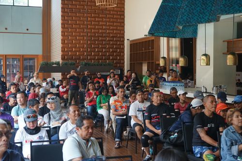 Race photo from Soft Launching Buku "Enggak Lari, Enggak Keren" & IdeaRun