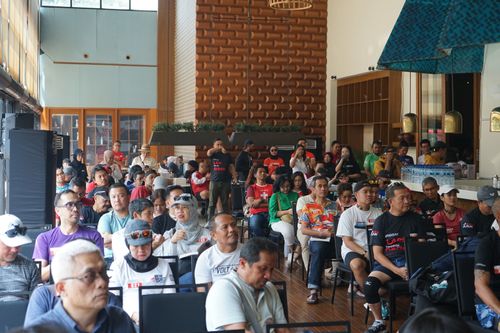 Race photo from Soft Launching Buku "Enggak Lari, Enggak Keren" & IdeaRun