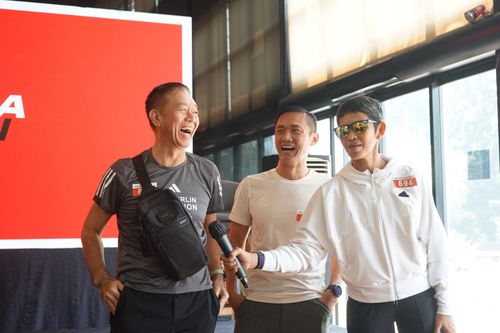 Race photo from Soft Launching Buku "Enggak Lari, Enggak Keren" & IdeaRun