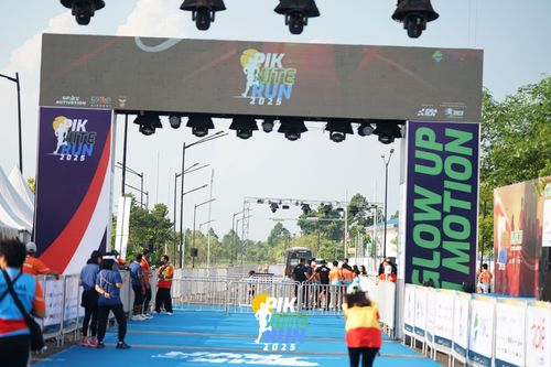 Race photo from PIK NITE RUN 2025