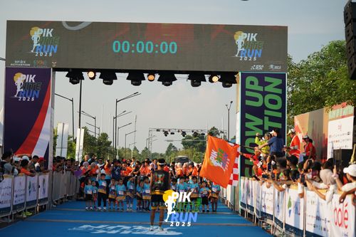 Race photo from PIK NITE RUN 2025
