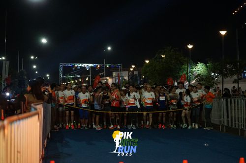 Race photo from PIK NITE RUN 2025