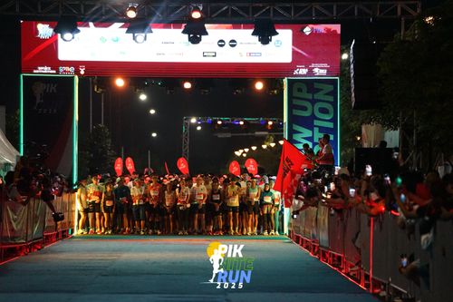 Race photo from PIK NITE RUN 2025