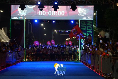 Race photo from PIK NITE RUN 2025