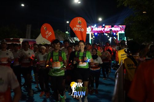 Race photo from PIK NITE RUN 2025