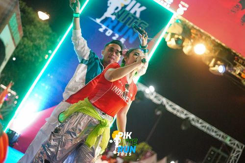 Race photo from PIK NITE RUN 2025