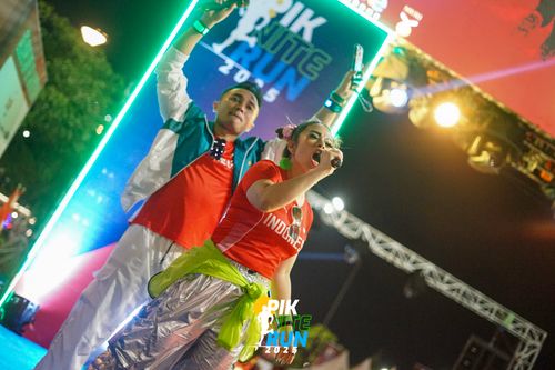 Race photo from PIK NITE RUN 2025