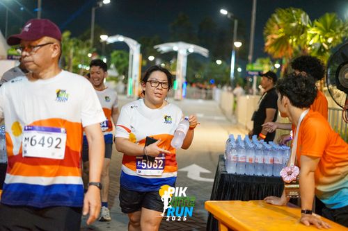 Race photo from PIK NITE RUN 2025