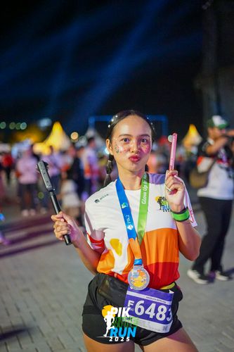 Race photo from PIK NITE RUN 2025
