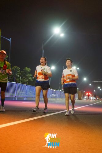 Race photo from PIK NITE RUN 2025
