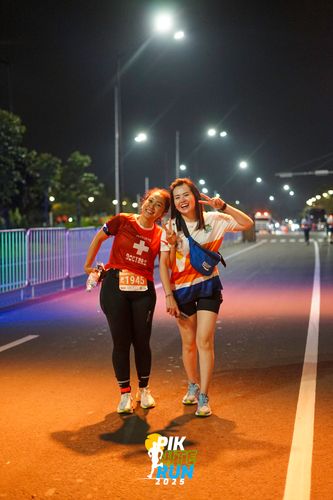 Race photo from PIK NITE RUN 2025