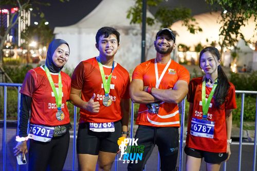 Race photo from PIK NITE RUN 2025