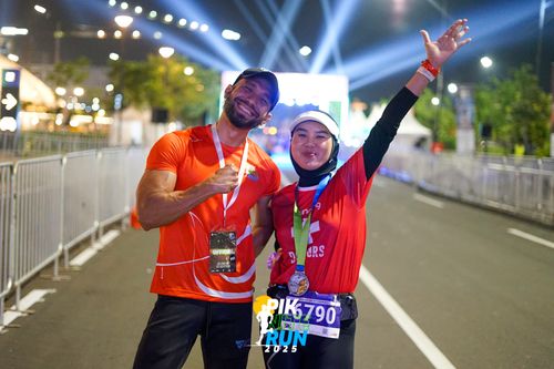 Race photo from PIK NITE RUN 2025