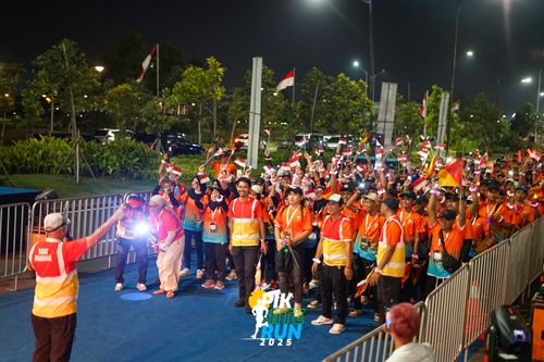 Race photo from PIK NITE RUN 2025