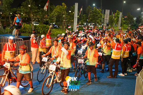 Race photo from PIK NITE RUN 2025