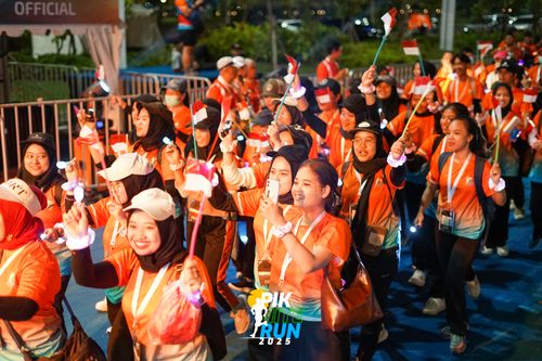 Race photo from PIK NITE RUN 2025