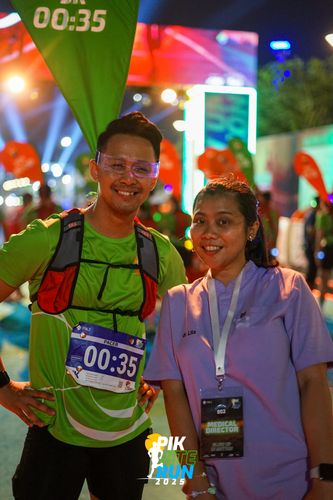 Race photo from PIK NITE RUN 2025