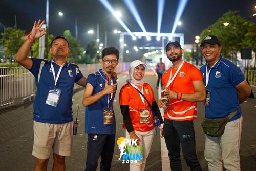 Race photo from PIK NITE RUN 2025