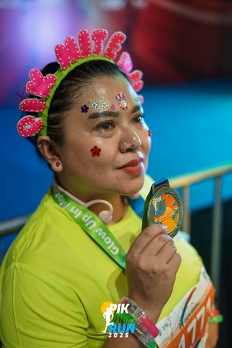 Race photo from PIK NITE RUN 2025