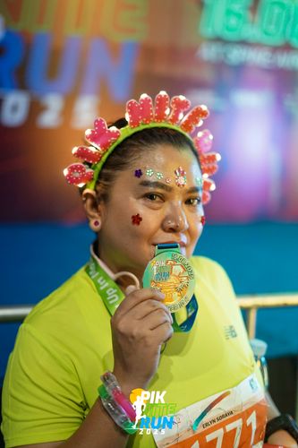 Race photo from PIK NITE RUN 2025