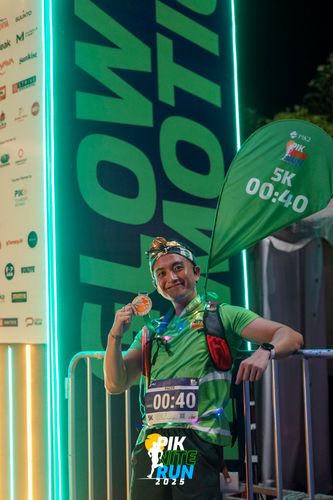 Race photo from PIK NITE RUN 2025